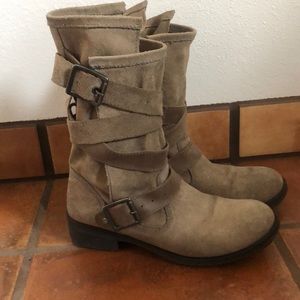 STEVE MADDEN leather boots